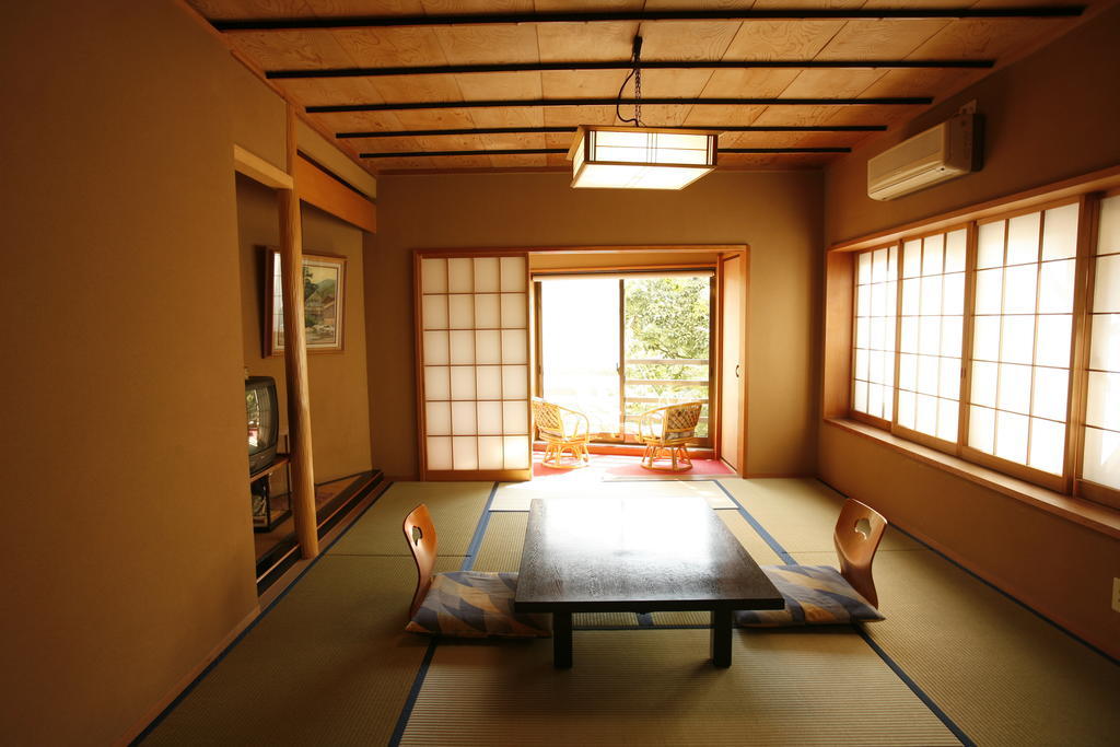 Masutomi Ryokan Хаконе Екстер'єр фото